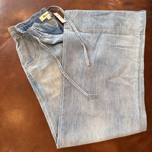 Madewell The Denim Pull-On Wide-Leg Pant - Picture 2 of 8